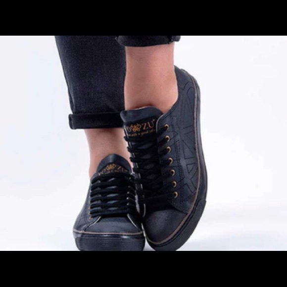 Po-Zu Shoes - Po-Zu Butterfly vegan leather black sneakers